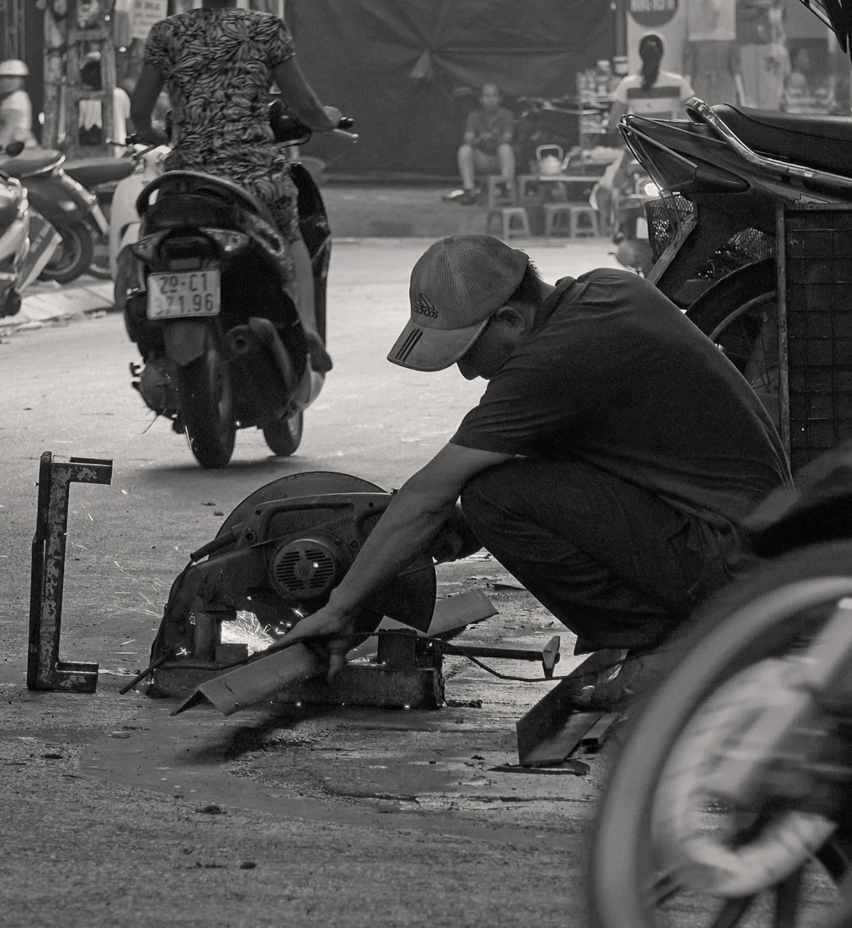 Christoph Radke, Vietnam, Hanoi, Metallhandwerker am Straßenrand